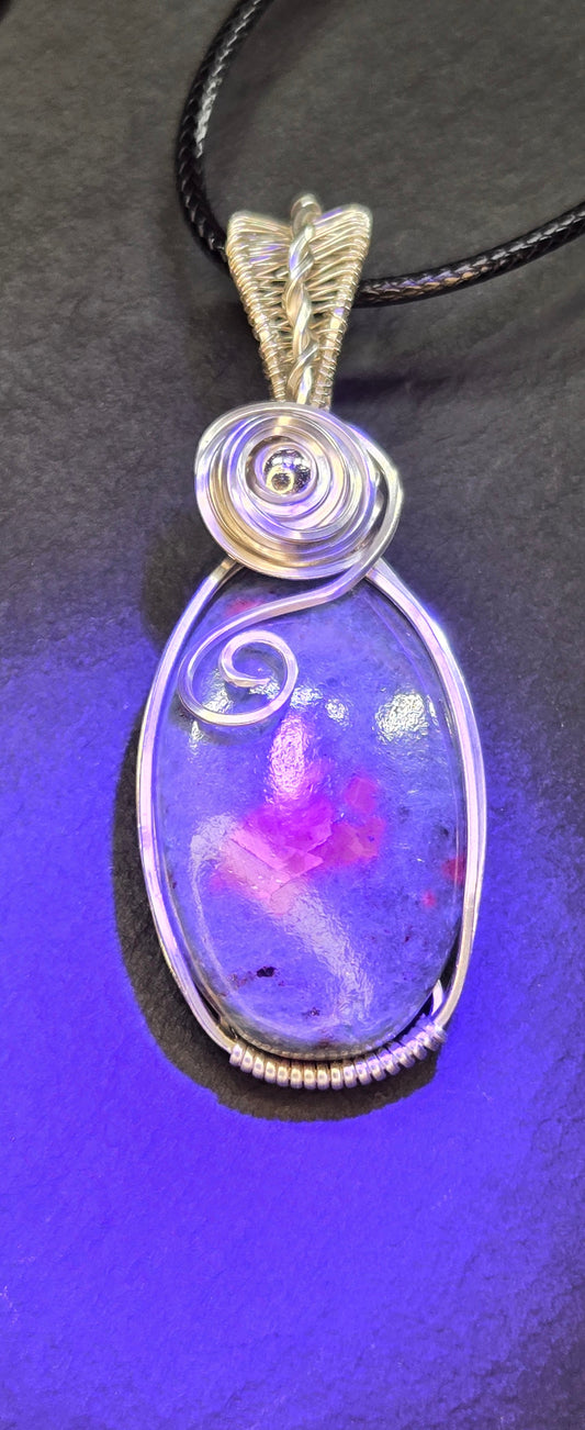 Halcyon – Sterling Silver & Labradorite Wire-Wrapped Pendant